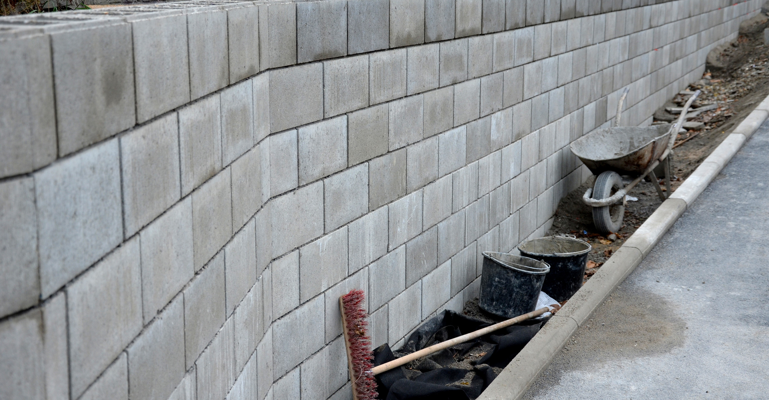 What are the different types of retaining walls?